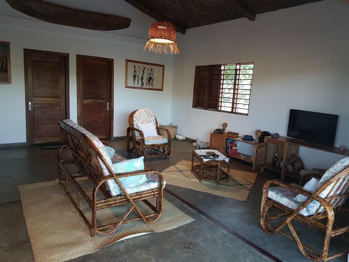 Les Hibiscus Vila Ambondrona  Exterior foto